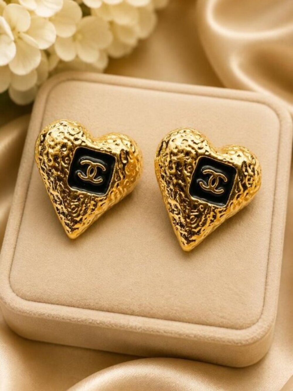 Authentic Chanel CC Heart Clip-On Earrings Gold Tone Vintage